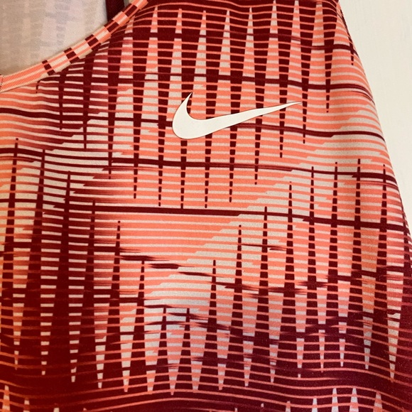 Nike - Picture 2 of 3
